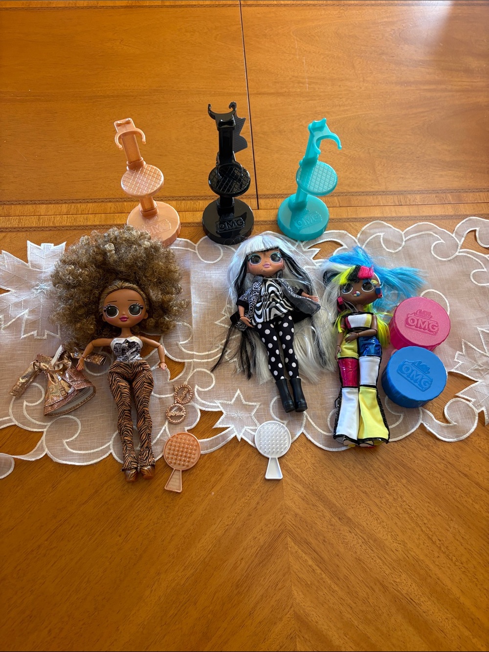 L.O.L. Surprise! 10 Lot Bundle  Dolls & Accessories ; EUC